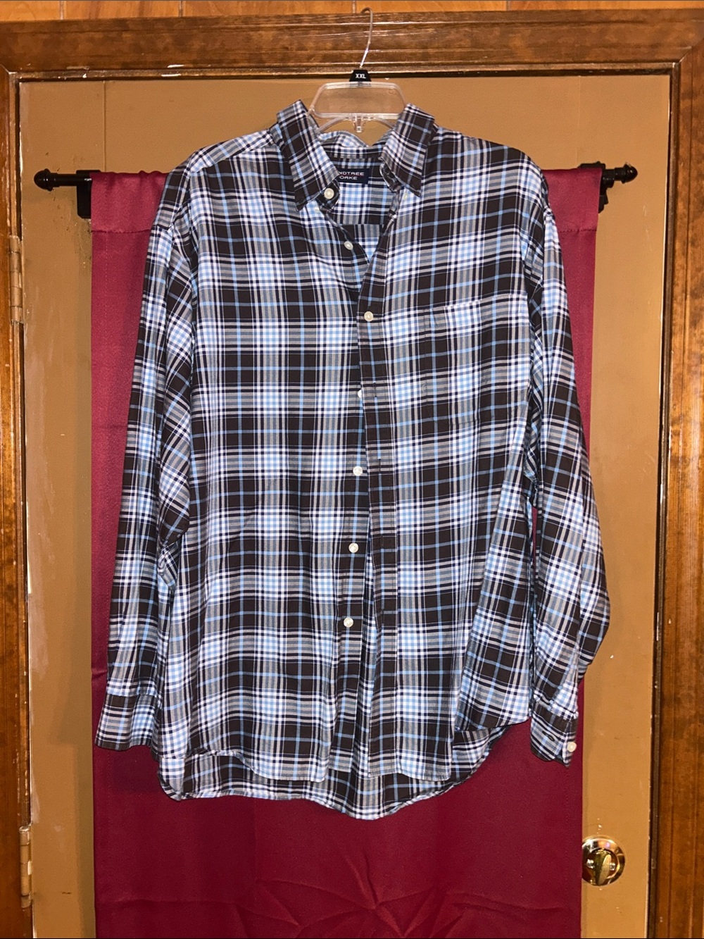 Roundtree & Yorke Black and Light Blue Plaid Button-Down Shirt